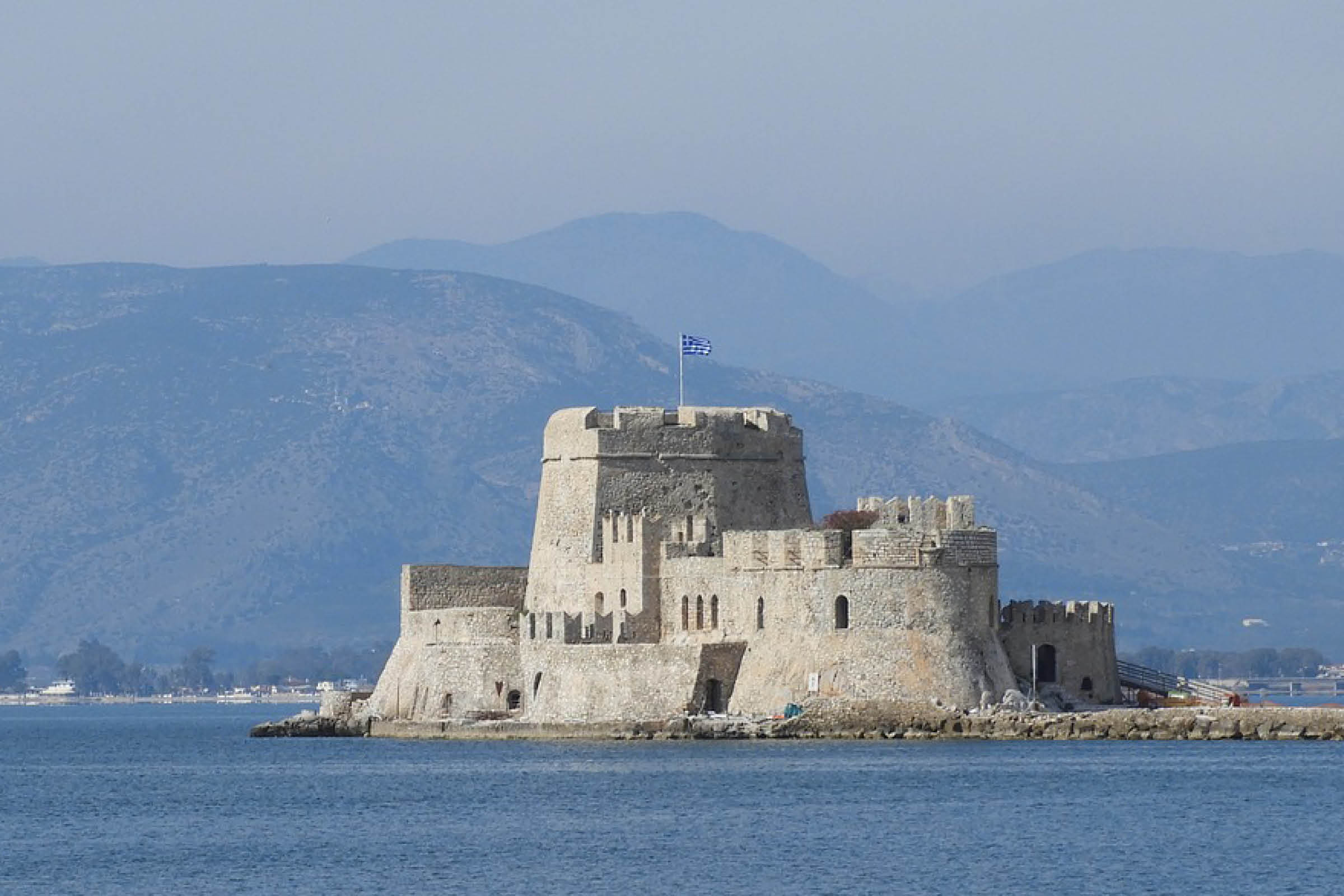 amphora-elegance-suites-nafplio-palamidi-castle